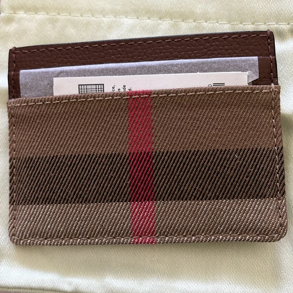Burberry
Exploded Check Pattern Leather Card Holder w/ Tags - Picture 3 of 8